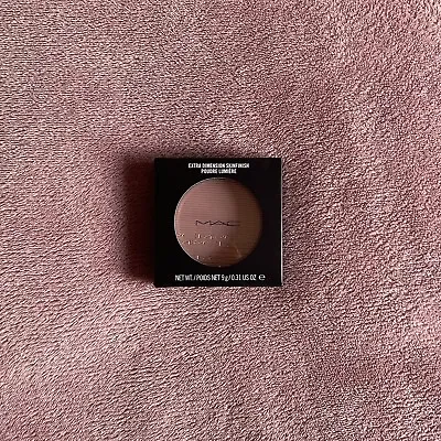 MAC Extra Dimension Skinfinish Highlighter - Beaming Blush • £17