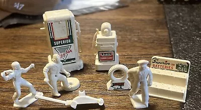 VTG Marx Service Station Gas Station Figures Parts  • $26