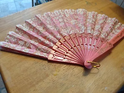 Vintage Plastic Hand Fan Floral Lace Veil Design 9x16  • $0.99