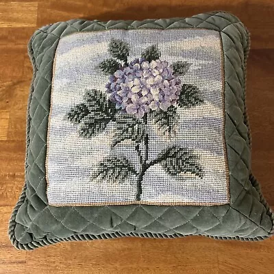 Throw Pillow Green With Flower Design 15 Inch • $3.49