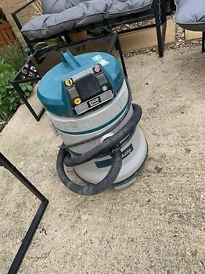 Makita 2000WMax  Wet And Dry Vacuum Cleaner • £200