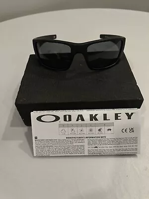 Authentic Oakley Sunglasses Fuel Cell Oo9096-05 Matte Black Grey Polarized New • $100