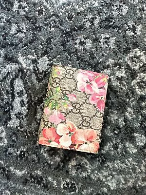 $260 • Buy Gucci Antique Rose GG Supreme Blooms Pink Coated Canvas Wallet
