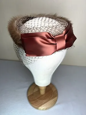 Vintage Women’s Brown Fur Fascinator Hat With Copper Toned Bow And Face Net 20” • $42.99