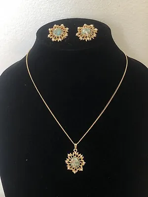 $35 • Buy Beautiful Vintage 1960'S SARAH COVENTRY Gold Plated Faux Peking Glass Pearl Set
