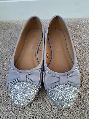 £4 • Buy GIRLS' SIZE 3 MATALAN SHOE COLLECTION In SILVER SPARKLE With BOW BALLET SHOES 