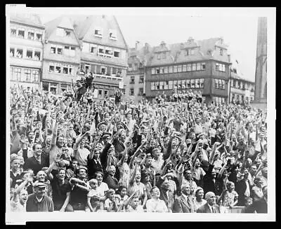 Photo:People CheeringMax Schmeling1905-2005Frankfort1936 • $9.99