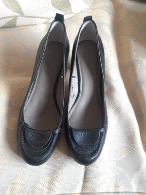 £5 • Buy M&S Footglove Black Leather Mid Cone Heel Slip On Shoes Size 6 Ex/Condition!