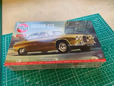 Airfix A03401V Jaguar 420 1/32 Model Kit SEALED IN BOX • £16