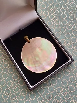 Stunning Round Mother Of Pearl Shell Pendant • £3.99