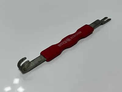 Matco Tools ECS13120 Red Grip Electrical Connector Disconnector Separator  • $22.99
