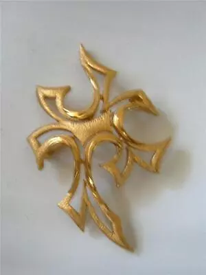 Vintage Crown Trifari Maltese Cross Bow Brooch Pin Gold Tone Matte Shiny 3  • $9.99