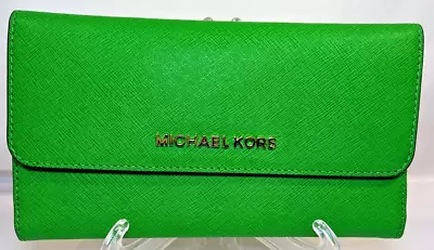 Michael Kors Apple Green Clutch • $38.86