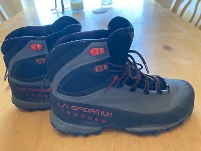 La Sportiva Mens 8 Gore-tex Hiking Boots • $45.99