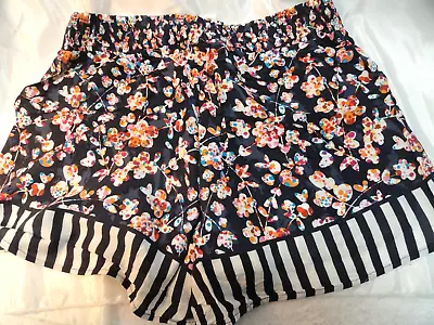 Vera Bradley's PAJAMA SHORTS In CUT VINES Pattern XL Size 16 - 18 Black NWT • $27.99