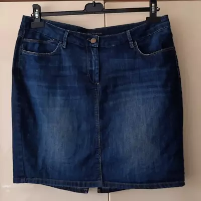 Marks And Spencer Ladies Blue Denim Straight Pencil Above Knee Skirt Size 18 • £6.50