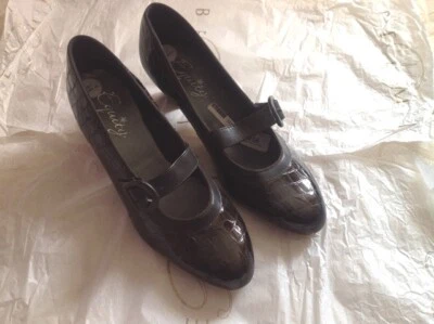 £19.99 • Buy Equity Ladies Shoes Size 41