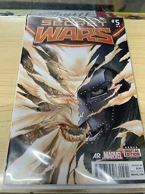 Secret Wars #5 First Print (2015) MARVEL COMICS Deadpool 3 • £20