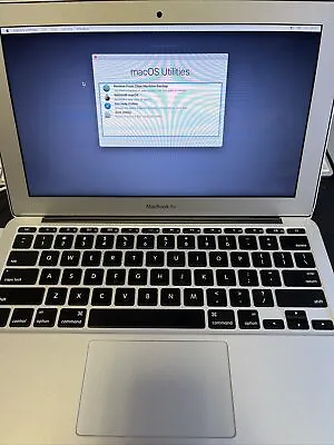 Apple MacBook Air Model A1465 Intel Core I5 1.7GHz  *For Parts* • $59.99