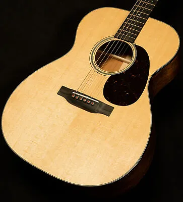 Martin Guitars  000-18 Modern Deluxe • $3799