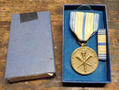 Vietnam War Vintage US Army Reserve Uniform Medal & Ribbon W/ Presentation Box • $9.99