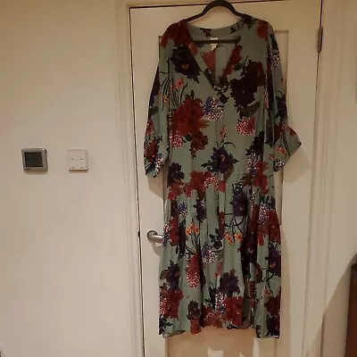 H&M Loose Floral Dress Size XL • £1