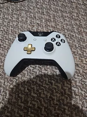 Original Microsoft Official Xbox One Wireless Bluetooth Controller - Lunar White • £25