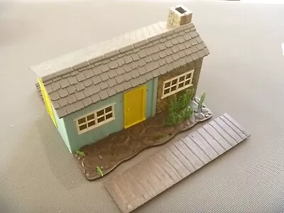 VINTAGE Britains PLASTIC  Farm Cottage 4716 - Make- Up Model Home. 1:32 • £34.99