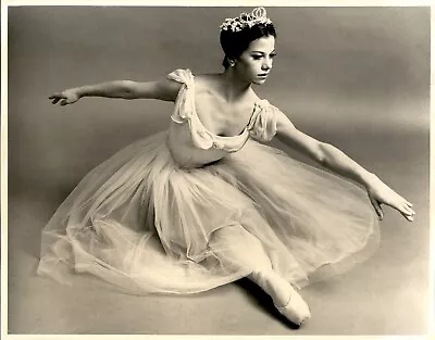 LG988 Original Martha Swope Photo MARTINE VAN HAMEL Queen Myxta Giselle Ballet • $20