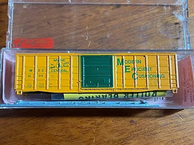 Roundhouse #8177 N Scale Maine Central 50' Modern Waffle Box Car Kit - NIB • $3.95