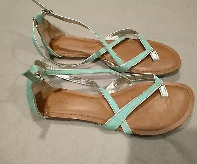 Merona Womens Strappy Flip Flop Buckle Flat Sandals Green Size 8 • $19.17