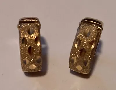 14K Gold Etched Diamond Cut Hoop Huggies Earrings Vintage Hoops 2/3  • $198.99