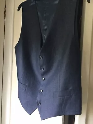 Men’s Navy Hawes And Curtis Navy Waistcoat. Size 46.  100% Linen. • £8