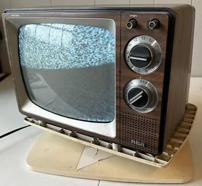 RCA 1977 AB 121W Vintage Antique TV Tested Working W Swivel Mount  • $199.98
