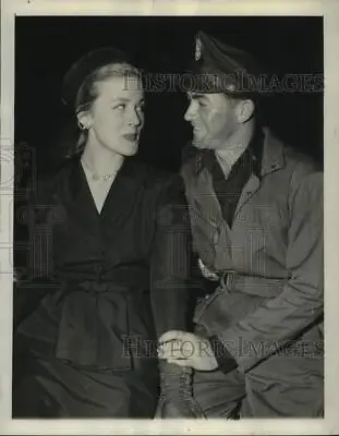 1950 Press Photo Joyce Holden And Mark Stevens Star In  Prisoner Of War  • $29.88