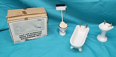 Dollhouse Bathroom Set White Ceramic Tub Toilet Sink 1:12 Scale Miniature • $18.39