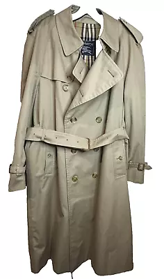 Burberry Men's Vintage Nova Check Trench Coat Size 42 Regular • $200