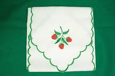 Vintage Linen Bread Cover Bread Basket Liner Embroidered Scalloped Strawberries • $9.95
