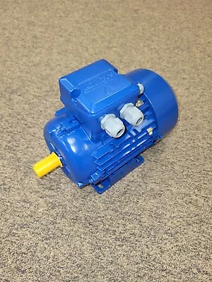 0.55kW 925rpm 230-400V  3Phase 50Hz B3 Foot Mounted  AMTECS Electric Motor • £49.99