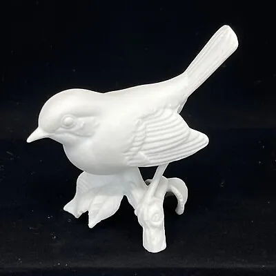 Vintage 3” AK Kaiser White Bisque Porcelain Wren Bird On Branch Figurine UN 467 • $25