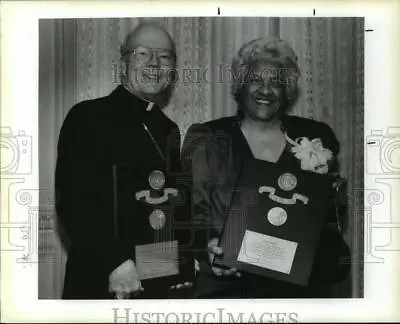 1990 Press Photo Archbishop Francis Schulte And Leah Chase Receive Awards • £15.19