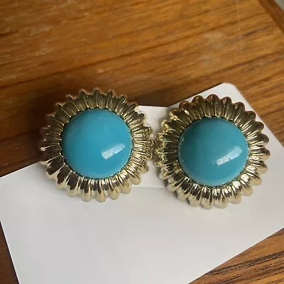 Vintage Gold Tone Turquoise Color Round Clip On  Earrings Jewelry Lightweight • $6.99