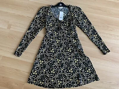 BNWT Long Sleeved Floral Dress With Selfridge Size 8 Length 34” • $4.96