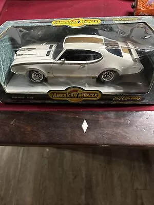 1969 Hurst Oldsmobile White W/Gold Stripes 1:18 ERTL Collections • $0.99