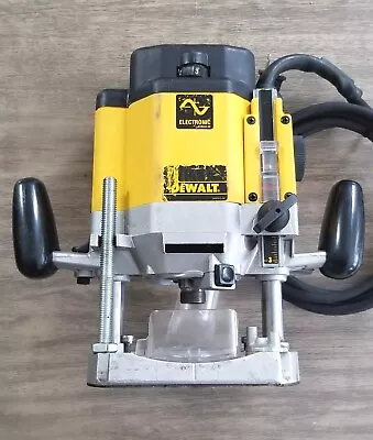 DeWalt DW625 3 HP Plunge Router  Runs - For Parts & Repair Italy • $70