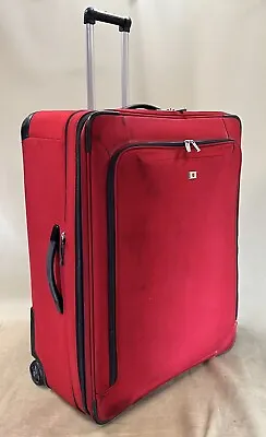 Victorinox Mobilizer NXT Red 30” Upright Wheeled Extended Trip Suitcase X-large • $295