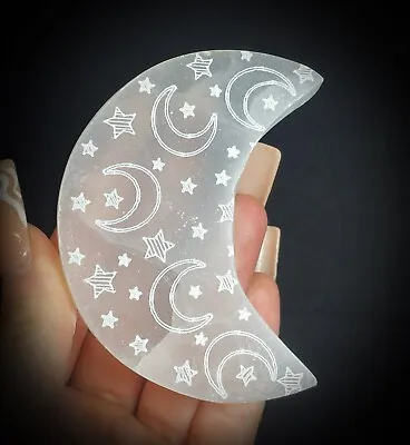 £9.99 • Buy Selenite Half Crescent Moon Shaped Patterned Crystal Charging Plate Disc