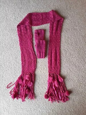 Urbanology Knit Fingerless Gloves/Knit Scarf W Rabbit Fur On Fringe In Excellent • $29.95