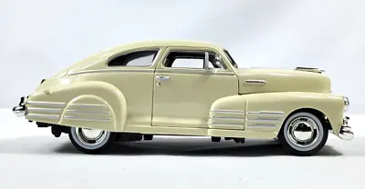 Motor Max Cream 1948 Chevrolet Aerosedan Fleetline Scale Model Die Cast 1:24 • $22.50