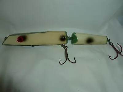 Vintage 9 Inch Wood Jointed Unbranded Muskie Fishing Lure   Lot Z-339 • $14